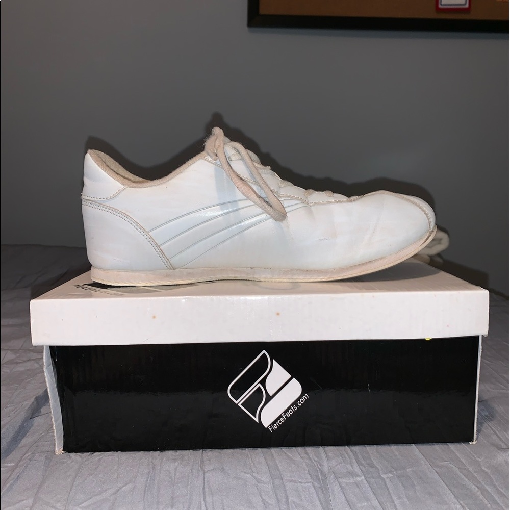 FLARE women’s cheer / athletic sneaker